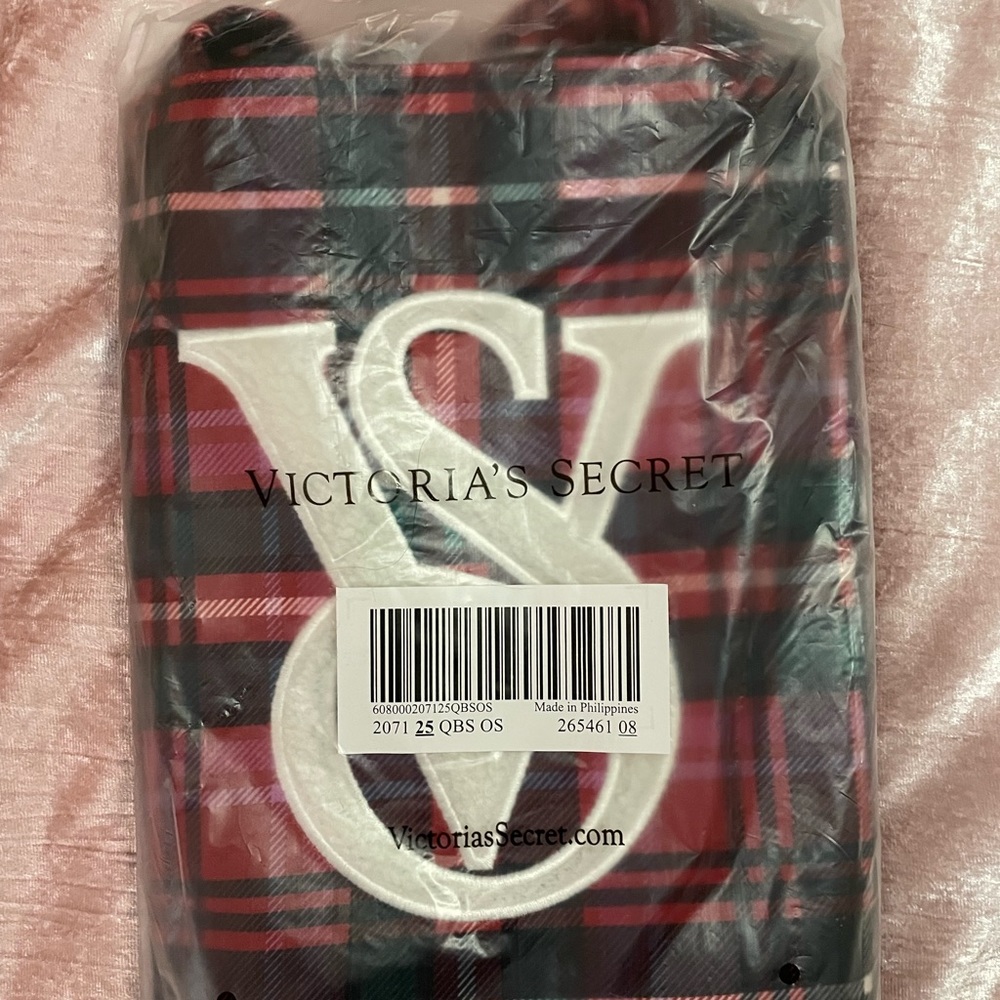 2022 VS Holiday Tote Bag